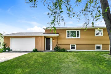 815 SPRING VALLEY RD INDIANAPOLIS, IN 46231